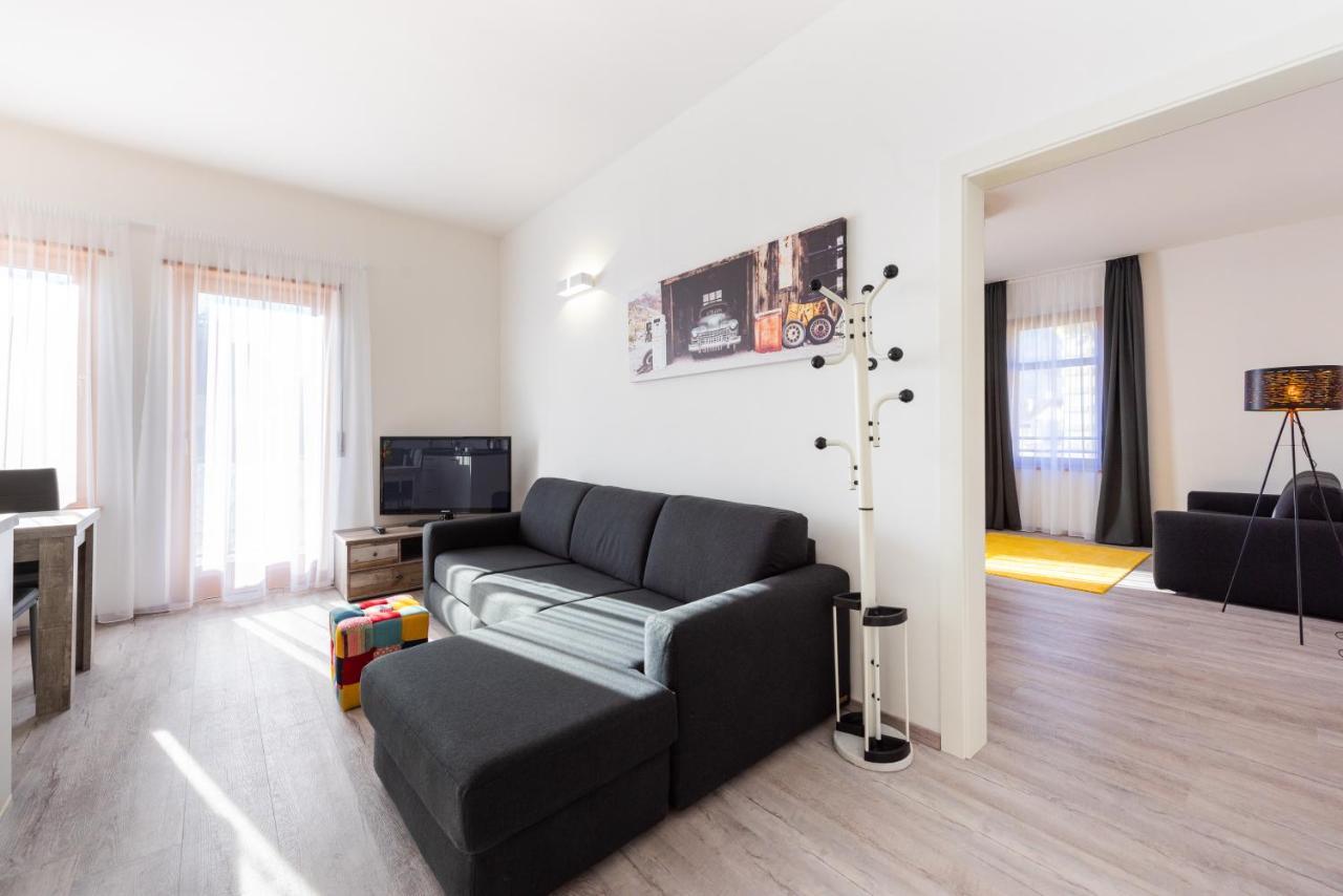 Lara'S Guesthouse เมราโน ภายนอก รูปภาพ